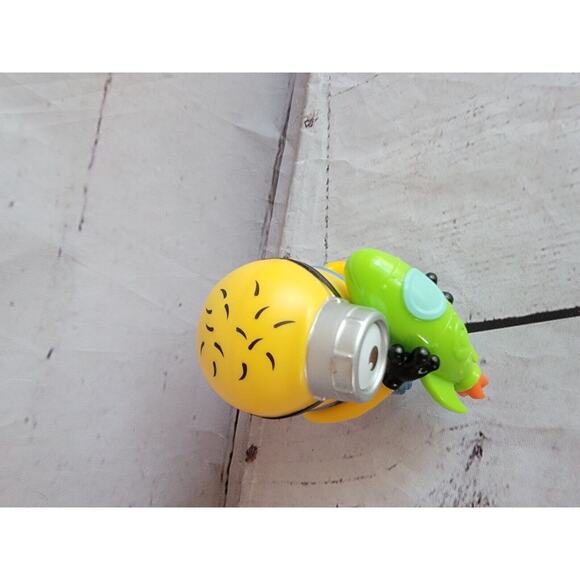 Despicable Me 3 McDonald's 2017 Minions With Rocket Toy Figure - Picture 3 of 6